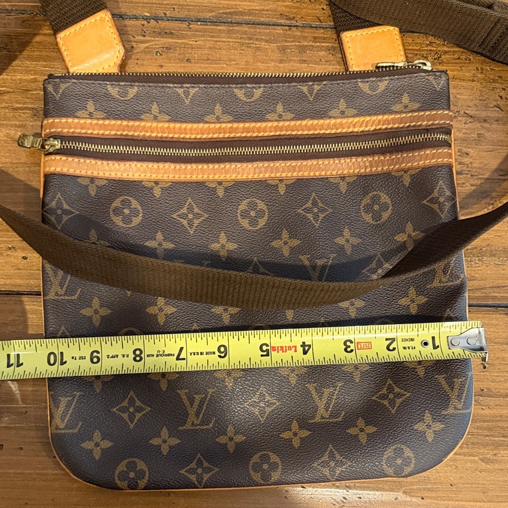 Louis Vuitton Monogram Brown Messenger Bag- great used condition - Picture 2 of 16